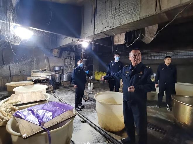 红产品含违禁品兰州破获特大食品案AG真人别买别碰严重可能致死网(图6)